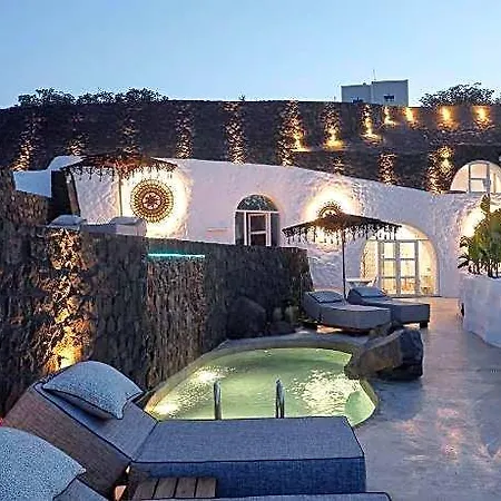 Theano Cave & 4*