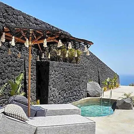 Theano Cave & 4*