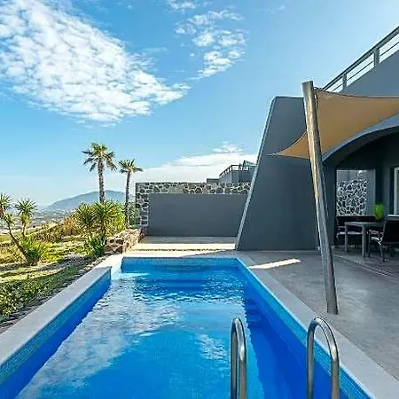 Theano Cave & 4*