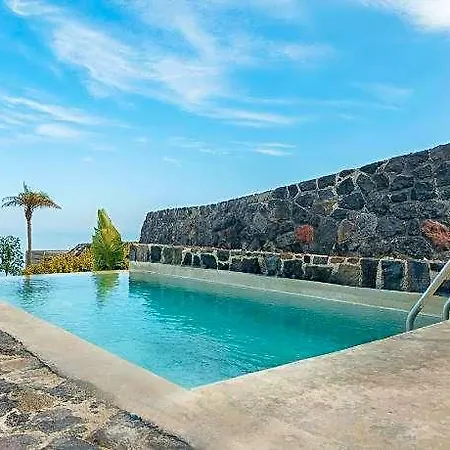 Theano Cave & 4*
